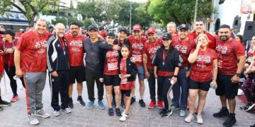 Conviven y fomentan el deporte Lucy y Lalo en familia