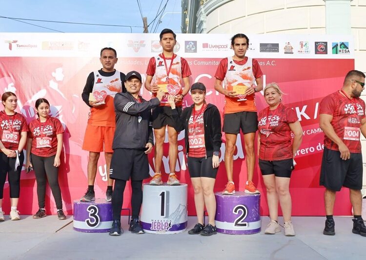 Conviven y fomentan el deporte Lucy y Lalo en familia