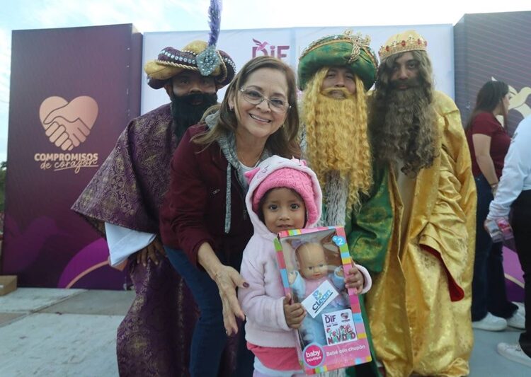 DIF Altamira y voluntariado juvenil llevan alegría a niños en las Haciendas I