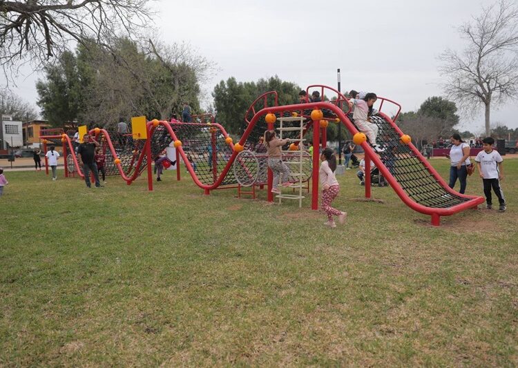 Disfrutan familias de gran fiesta por reapertura y transformación del Parque Viveros