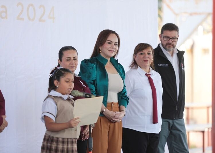 Entrega Carmen Lilia más de 12 mil becas “UNE” a estudiantes de educación básica