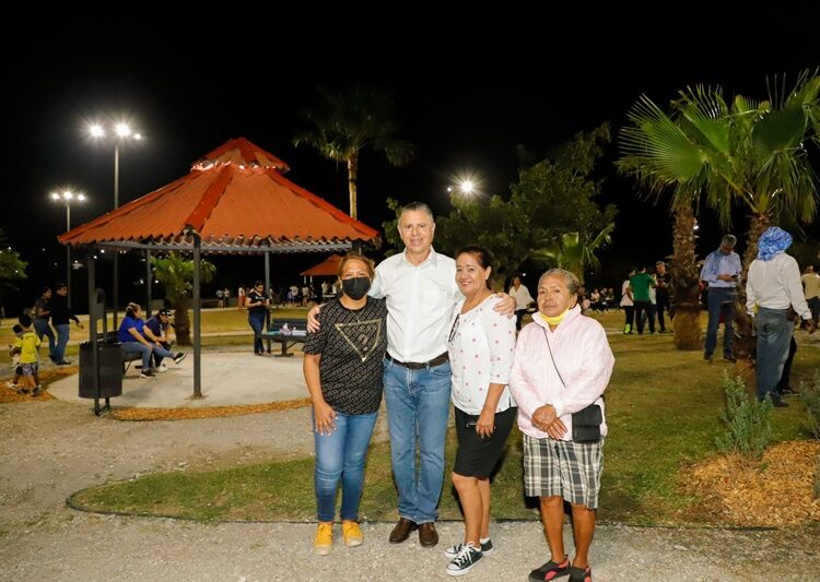 Entrega Chucho modernización del parque recreativo de colinas de San Gerardo