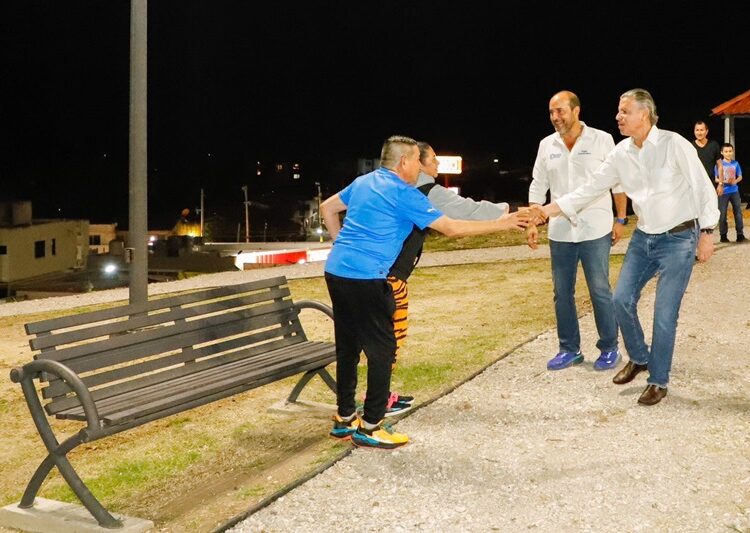 Entrega Chucho modernización del parque recreativo de colinas de San Gerardo