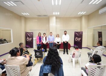 Entrega Sistema DIF Altamira becas de inclusión social en sinergia con DIF Tamaulipas