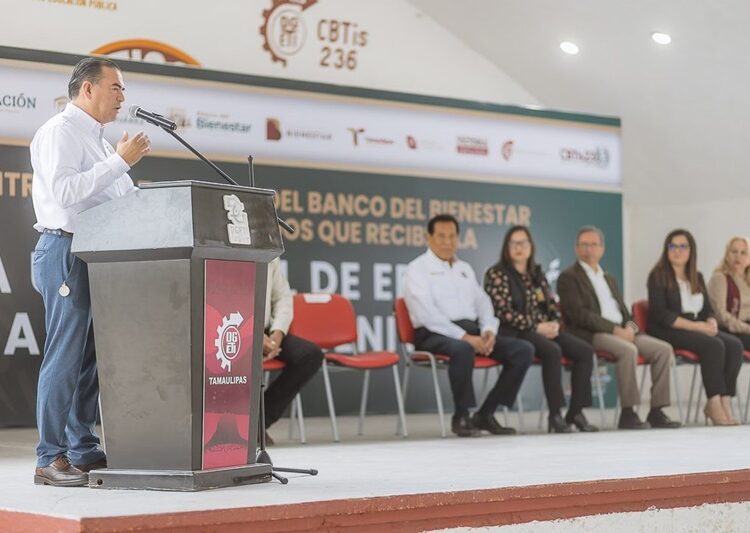 Entrega SET tarjetas del Banco Bienestar a estudiantes de CBTIS 236, en Victoria