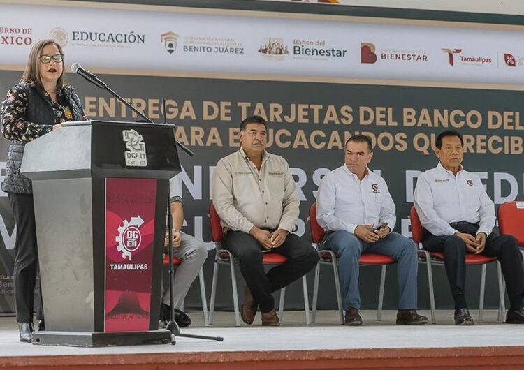 Entrega SET tarjetas del Banco Bienestar a estudiantes de CBTIS 236, en Victoria