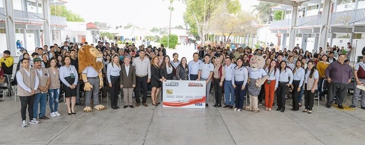 Entrega SET tarjetas del Banco Bienestar a estudiantes de CBTIS 236, en Victoria