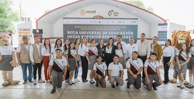 Entrega SET tarjetas del Banco Bienestar a estudiantes de CBTIS 236, en Victoria