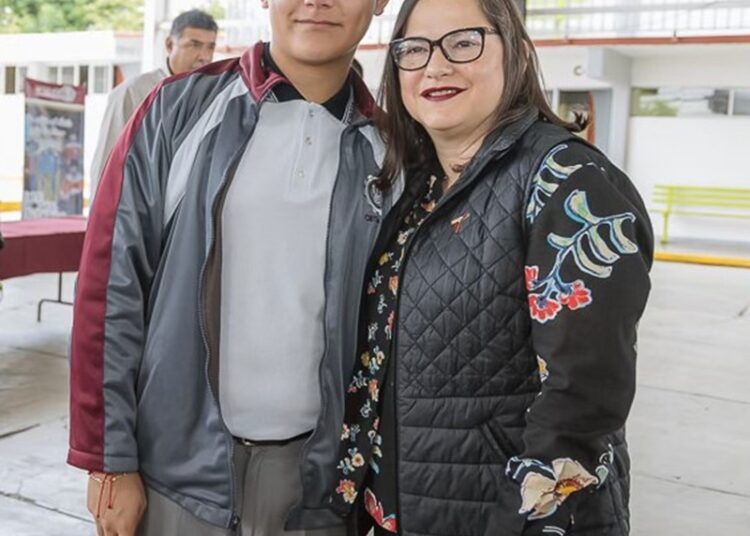 Entrega SET tarjetas del Banco Bienestar a estudiantes de CBTIS 236, en Victoria