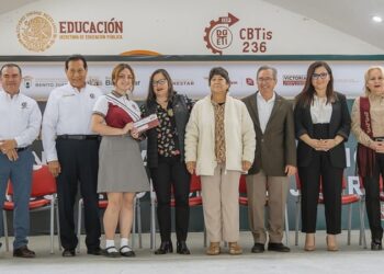 Entrega SET tarjetas del Banco Bienestar a estudiantes de CBTIS 236, en Victoria