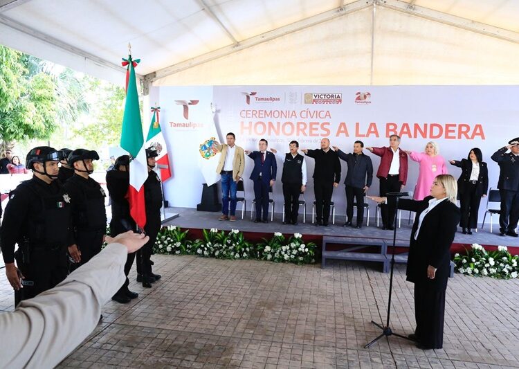 Entrega gobernador apoyos para mejorar servicios e infraestructura en Victoria