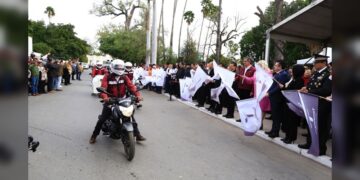 Entrega gobernador apoyos para mejorar servicios e infraestructura en Victoria