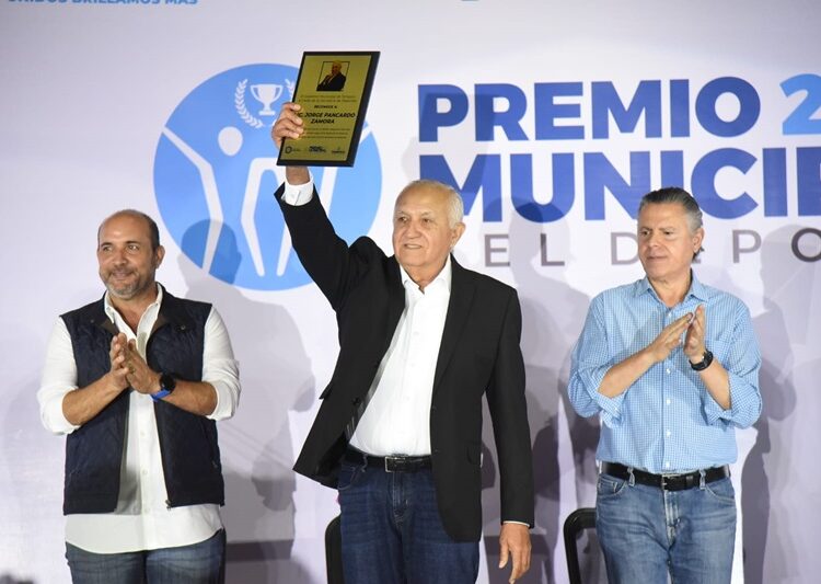 Entregó Chucho el Premio Municipal del Deporte