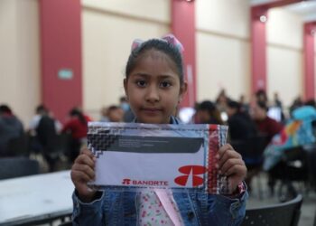 Estas son las fechas y horarios para la entrega de tarjetas bancarias de Becas UNE