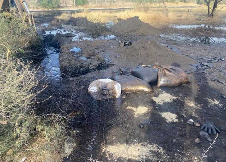 Guardia Estatal atiende llamado por derrame en toma clandestina de hidrocarburos