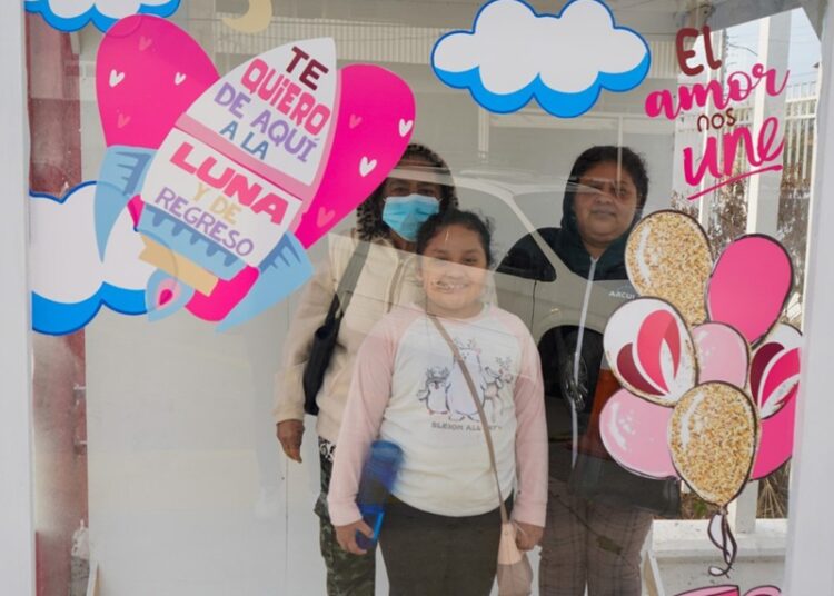 Invita DIF NLD a tomarse la foto en cabina del amor y la amistad