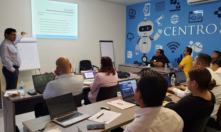 Invita Gobierno de NLD a trabajadores y docentes a jornada de innovación 2024