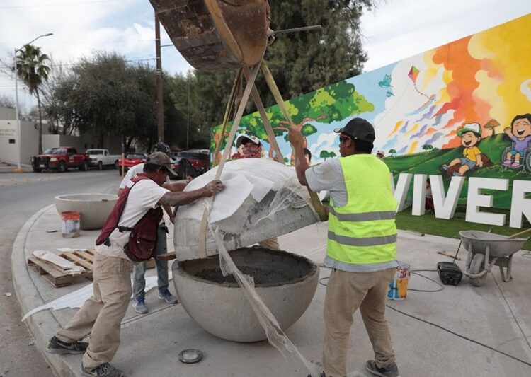 Manifiestan trabajadores de la construcción y muralista satisfacción por transformar Parque Viveros