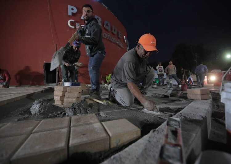 Manifiestan trabajadores de la construcción y muralista satisfacción por transformar Parque Viveros