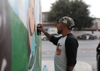 Manifiestan trabajadores de la construcción y muralista satisfacción por transformar Parque Viveros