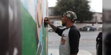 Manifiestan trabajadores de la construcción y muralista satisfacción por transformar Parque Viveros