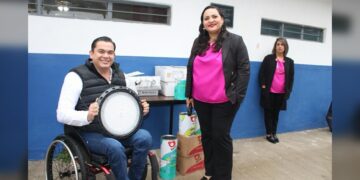 Marco Gallegos no para de ayudar a su gente