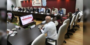 Negocia estado con empresarios pago del impuesto verde