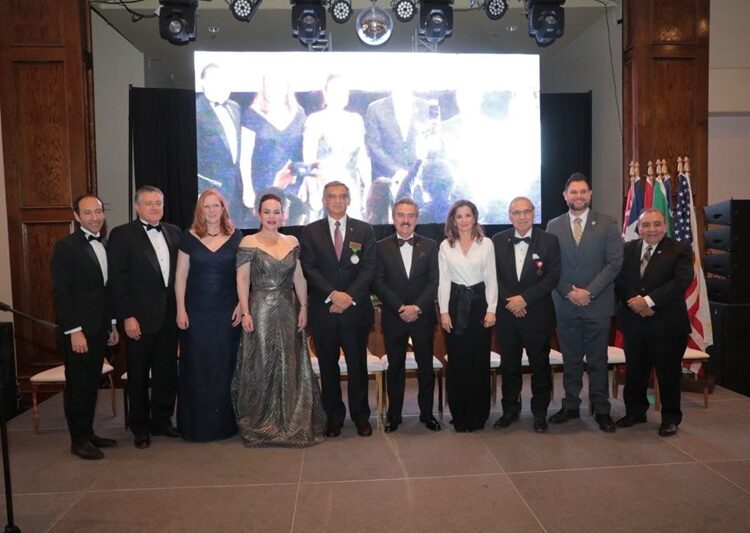 Nombran Dos Laredos “Líder Binacional” a gobernador AVA por impulsar la región fronteriza