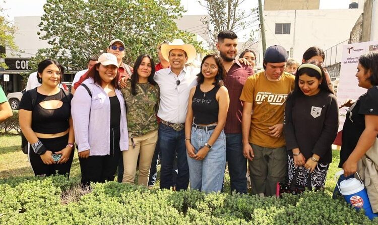 Participan sociedad y gobierno en la reforestación de Victoria