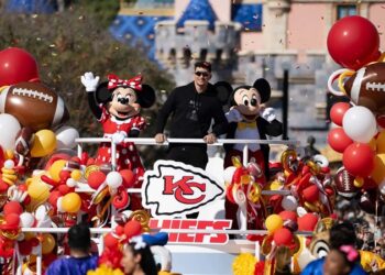 Carlos Slim vs. reforma a pensiones de AMLO; sería un ‘retroceso de 26 años’, advirtió