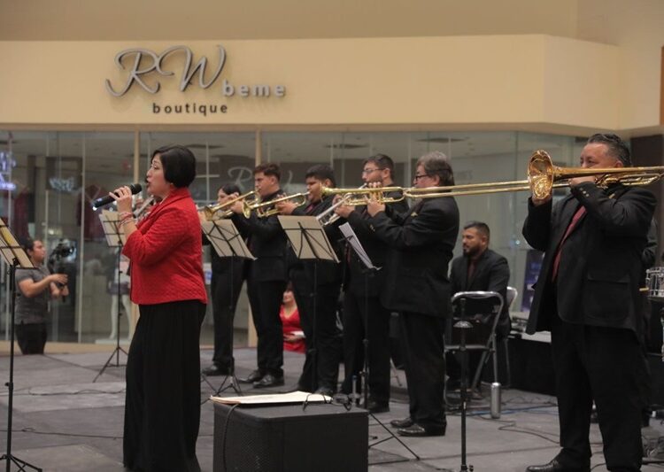 Población celebra Día del Amor y la Amistad con la Centenaria Banda de Música Municipal