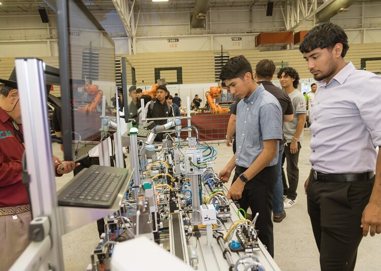 Primer Magno Evento de Ciencia Tecnología e Innovación en UT NLD