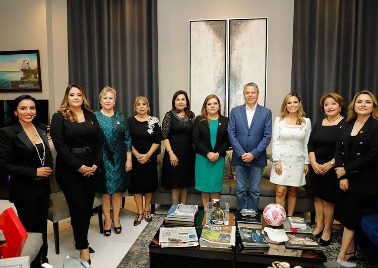 Reconoce Chucho a Mujeres Empresarias en la Fortaleza Económica de Tampico
