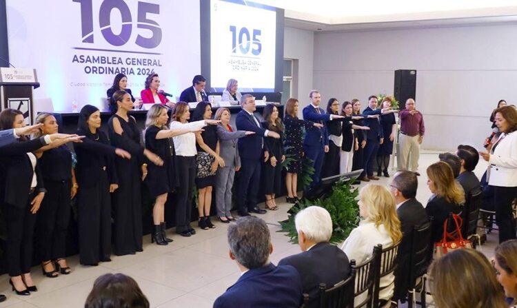 Refrenda Gattás Báez vínculo de colaboración con CANACO Victoria