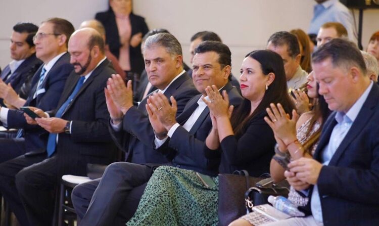 Refrenda Gattás Báez vínculo de colaboración con CANACO Victoria