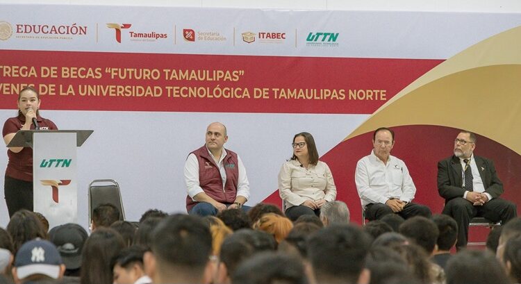 SET entrega becas “Futuro Tamaulipas, Jóvenes de Nivel Superior”