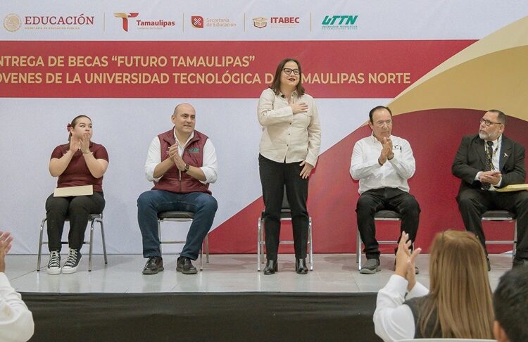 SET entrega becas “Futuro Tamaulipas, Jóvenes de Nivel Superior”