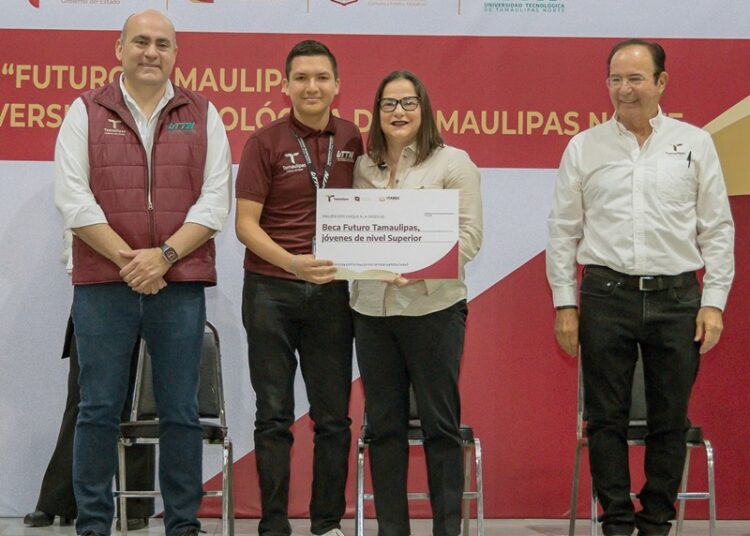 SET entrega becas “Futuro Tamaulipas, Jóvenes de Nivel Superior”