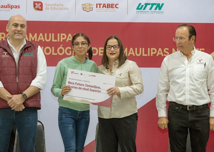 SET entrega becas “Futuro Tamaulipas, Jóvenes de Nivel Superior”