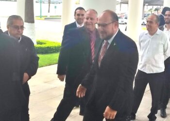 “Se revisa con concesionarios si aumenta  tarifa del transporte” :  Héctor Villegas