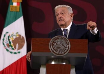 AMLO arremete contra YouTube: «Es prepotente», afirma.