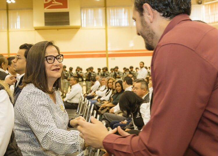 Titular de la SET, acompañó al gobernador AVA, a la Ceremonia Cívica de Honores a la Bandera