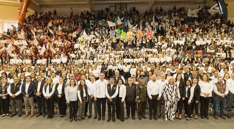 Titular de la SET, acompañó al gobernador AVA, a la Ceremonia Cívica de Honores a la Bandera