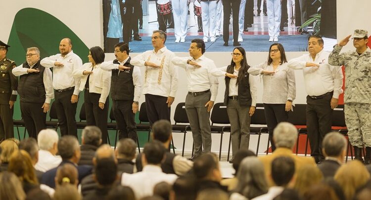 Titular de la SET, acompañó al gobernador AVA, a la Ceremonia Cívica de Honores a la Bandera
