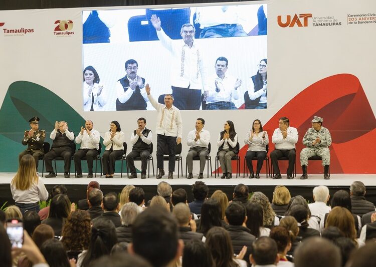 Titular de la SET, acompañó al gobernador AVA, a la Ceremonia Cívica de Honores a la Bandera