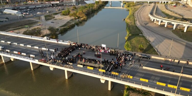 Todos se encuentra listo para la Ceremonia del Abrazo