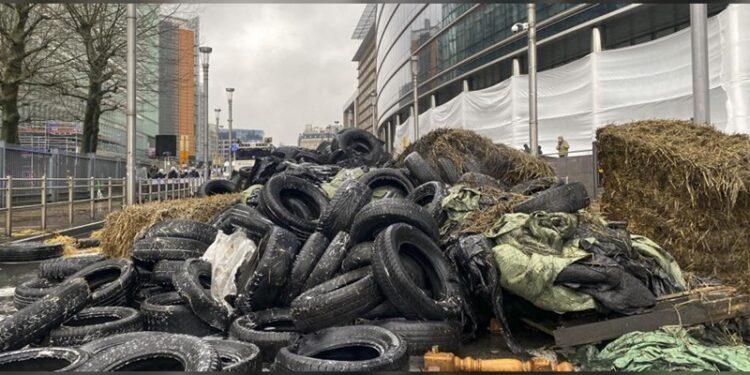 Decenas de tractores en el centro de Bruselas