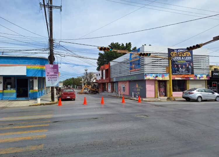 Vialidad cerrada en el 21 Carrera y Aldama, en Victoria