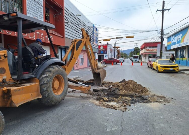 Vialidad cerrada en el 21 Carrera y Aldama, en Victoria