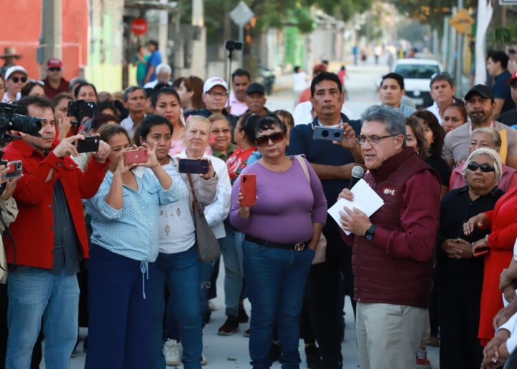 Armando beneficia con pavimentación a escuela en Altamira